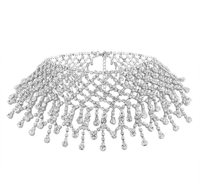 Collier sexy, Strass bordées