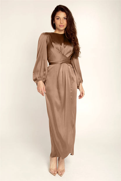 Robe longue en satin pour femme