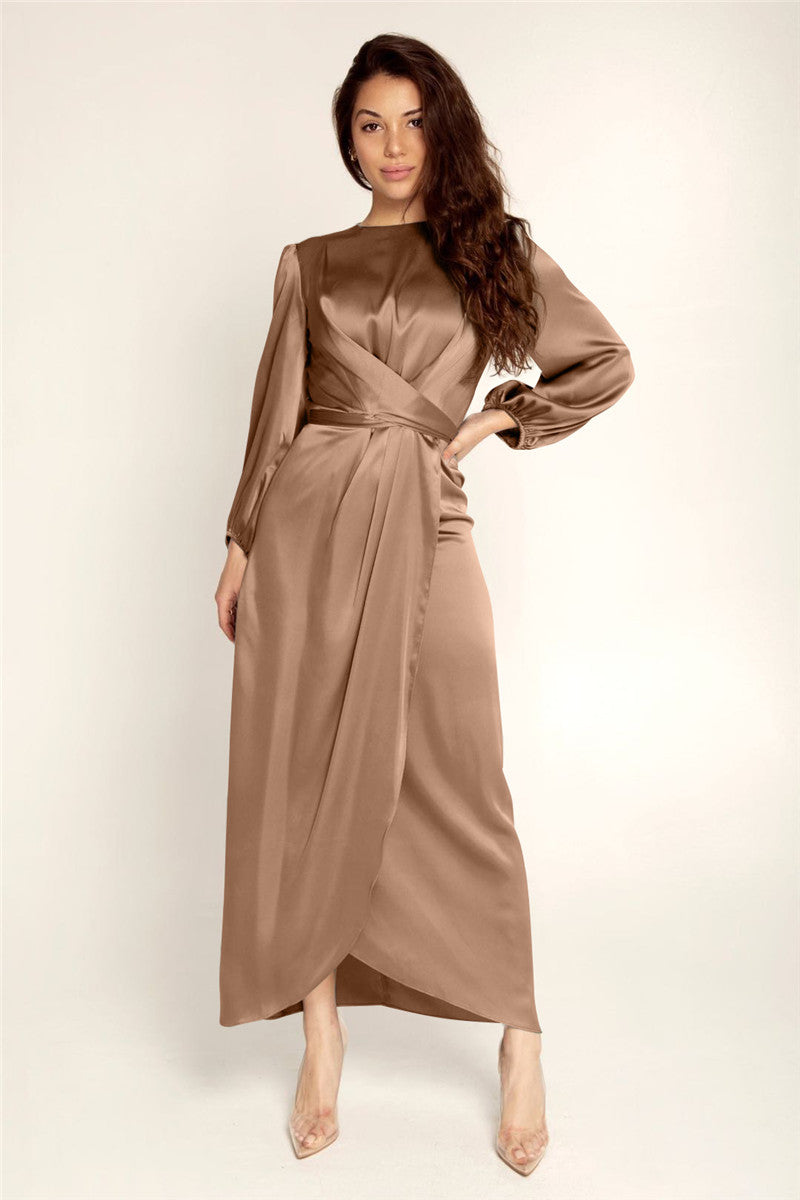 Robe longue en satin pour femme