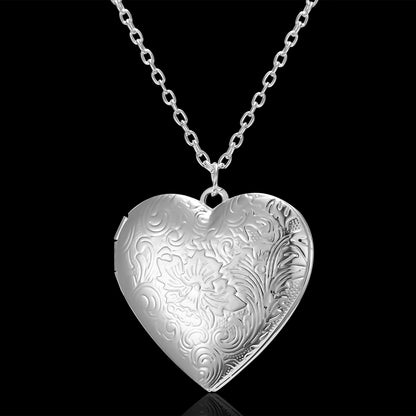 Collier avec pendentif en forme de coeur