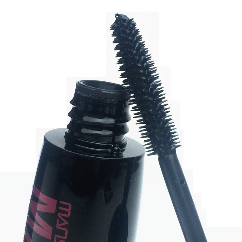 Mascara frisant fin et épais imperméable