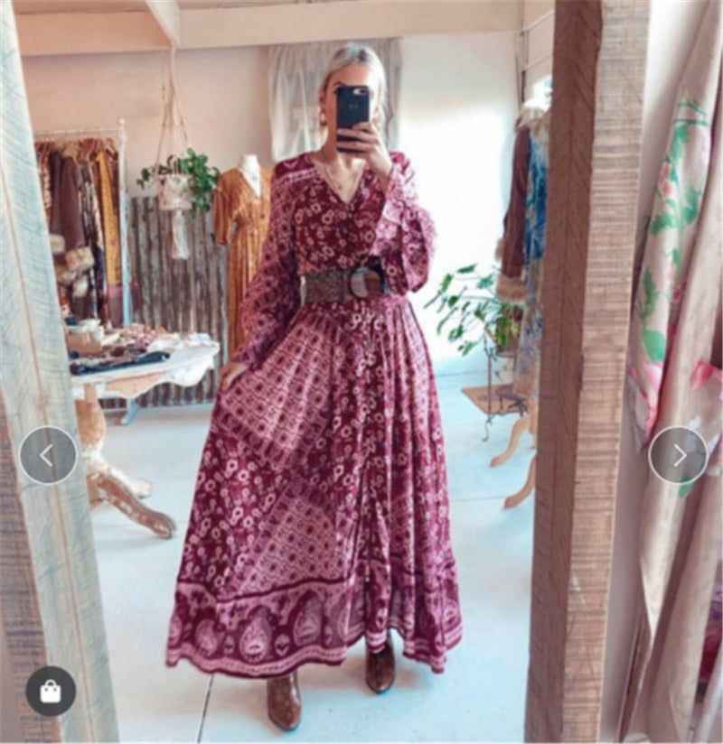 Robe nouée à la taille et col en V