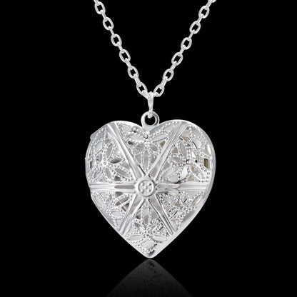 Necklace with heart-shaped pendant