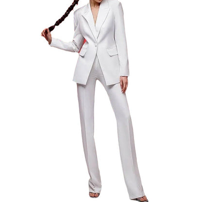 Costume d'affaires pour femmes